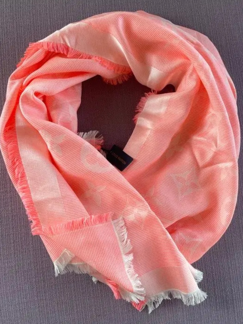 NEW LV Châle beyond monogram silk scarf